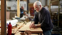 Nastaviti raditi nakon umirovljenja ili prestati u potpunosti? Kontrolna lista od četiri točke za vašu odluku