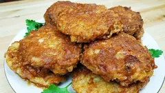 Palačinke od prženog luka u umaku od rajčice – svakodnevno jelo koje djeluje kao više od zbroja svojih dijelova